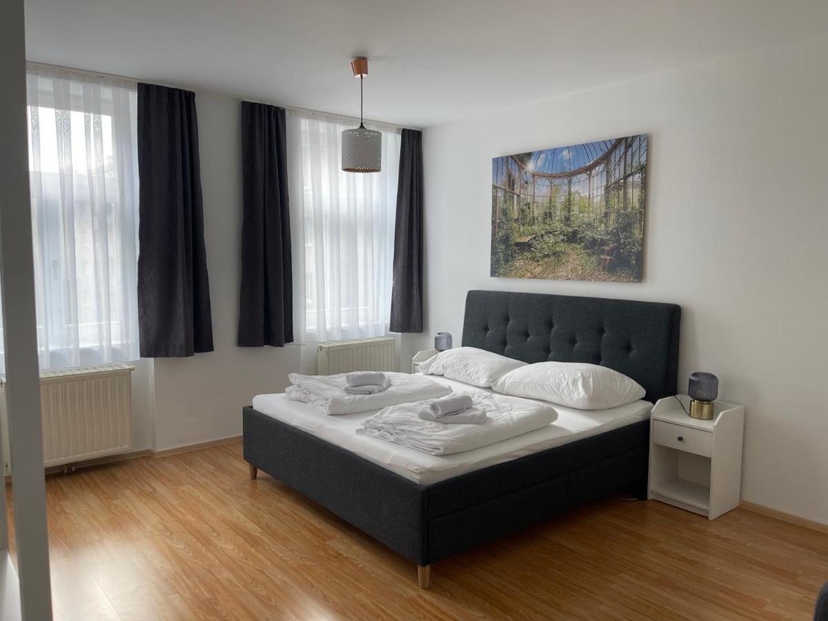 Peaceful Apartment For 4 Вена Экстерьер фото